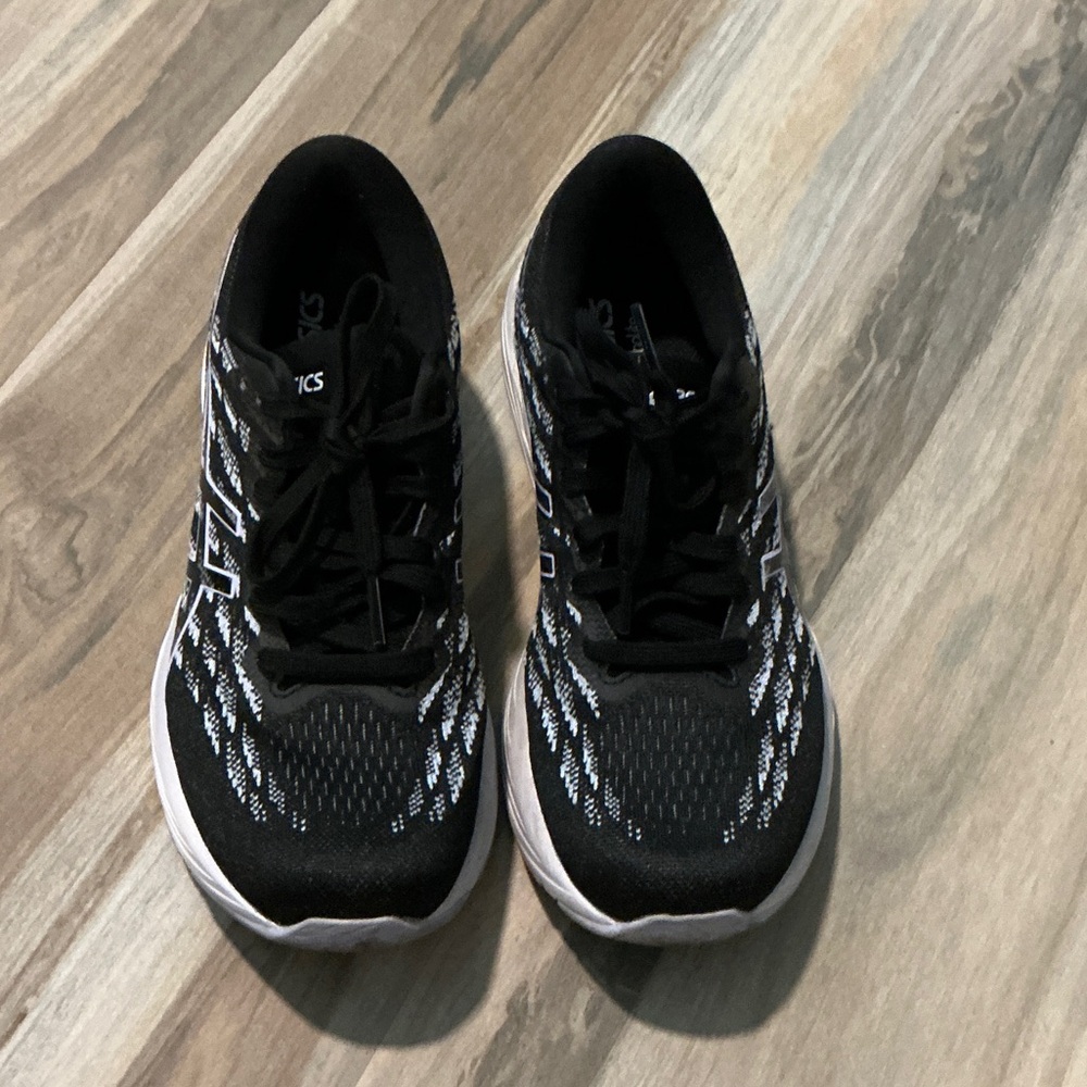 ASICS Ladies Black and White Athletic Shoes